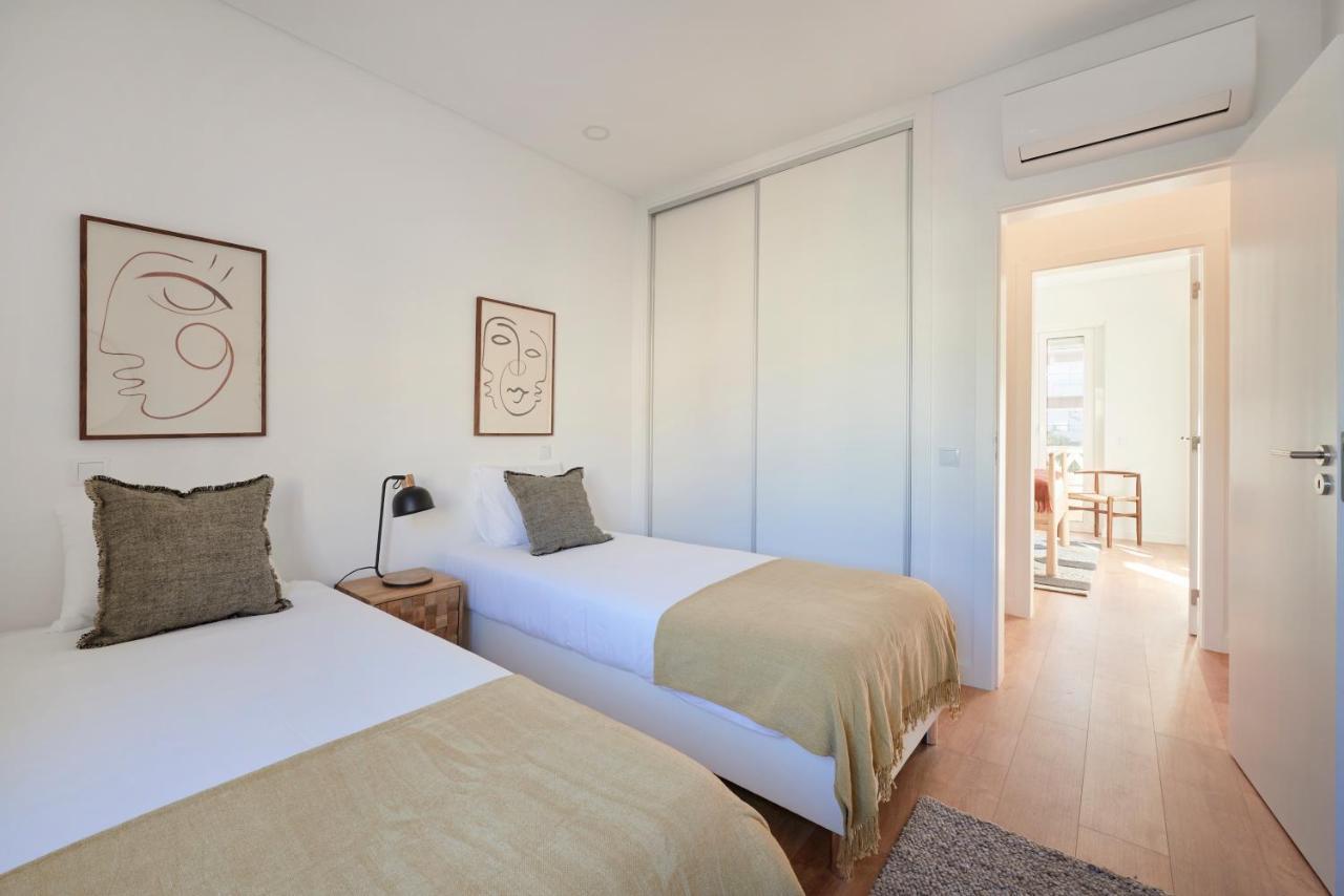 Deluxe At Amazing Prime Location, By Timecooler Apartment *