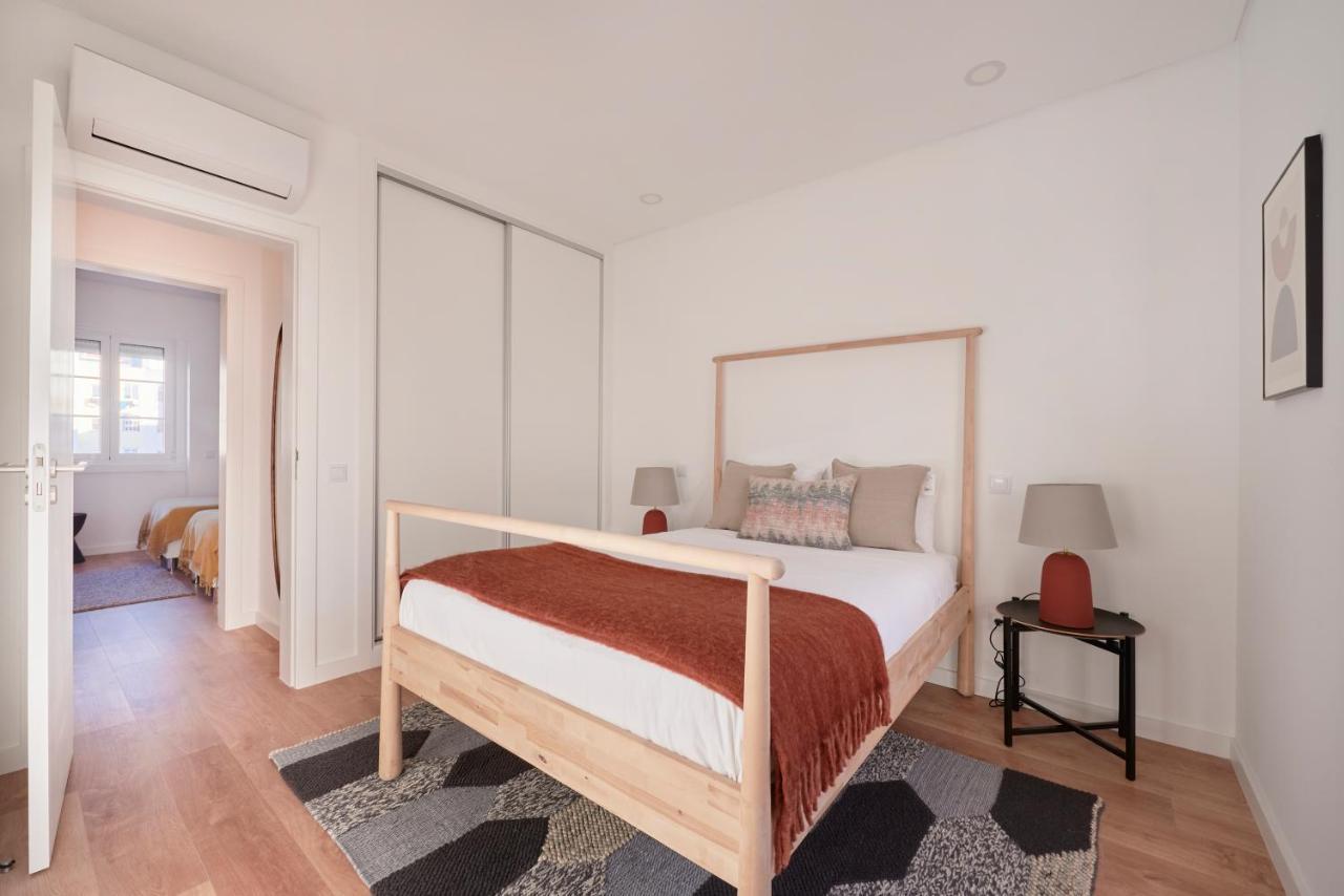 Deluxe At Amazing Prime Location, By Timecooler Apartment *