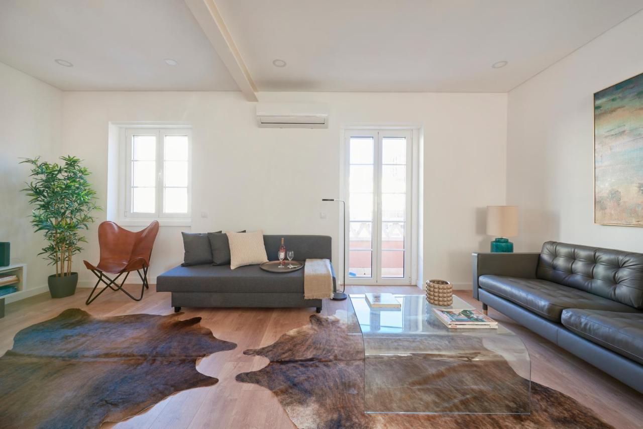 Deluxe At Amazing Prime Location, By Timecooler Apartment *